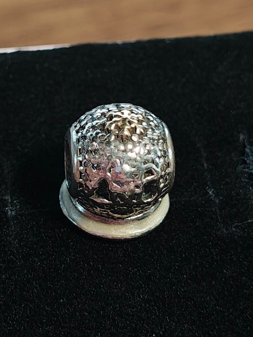 Authentic Pandora 2015 Black Friday Wonderland Charm USB794200 Limited Edition